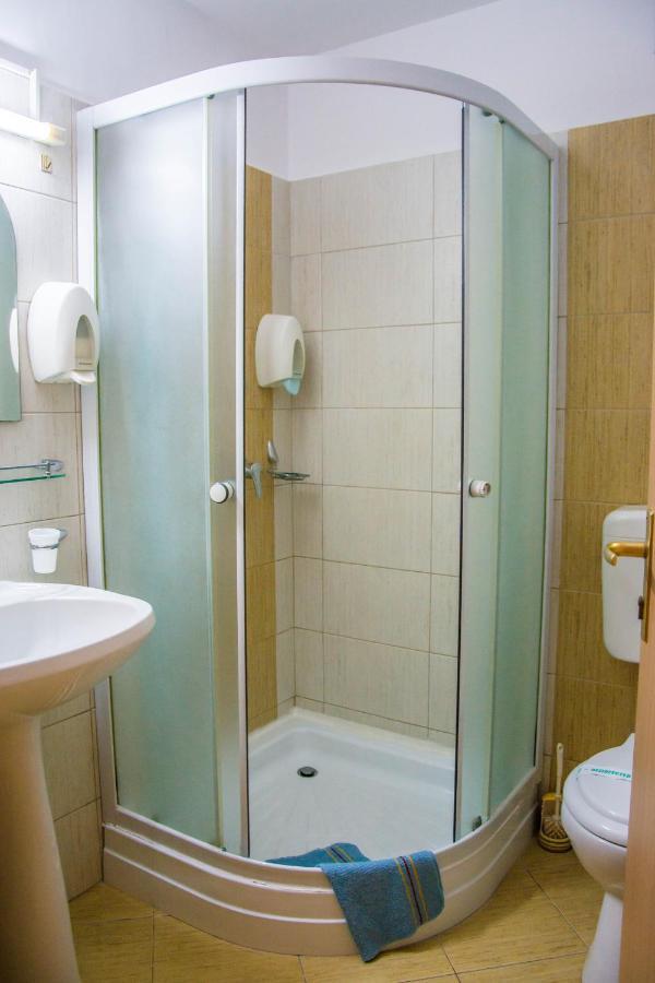 Hotel Riga Arad Buitenkant foto