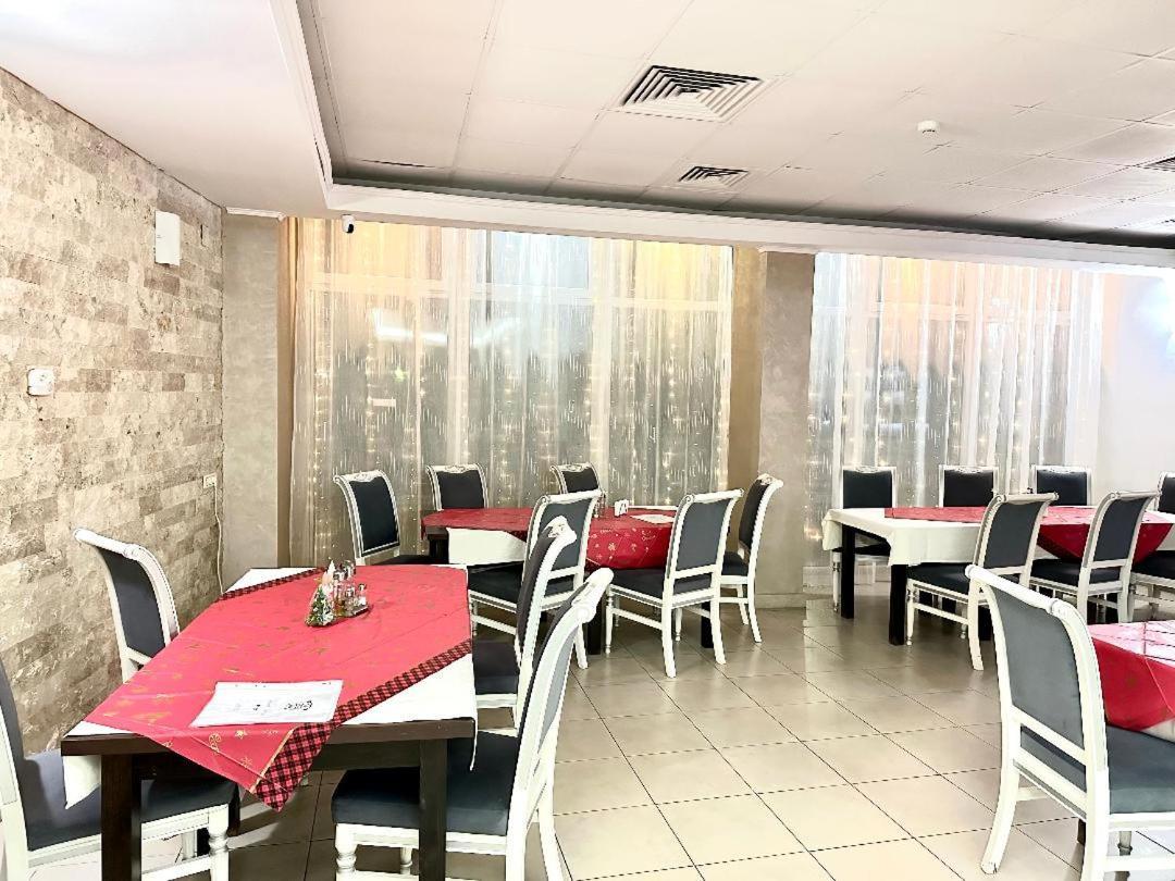 Hotel Riga Arad Buitenkant foto